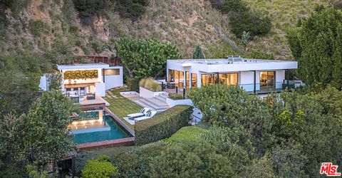 7933 Fareholm Drive Los Angeles CA 90046