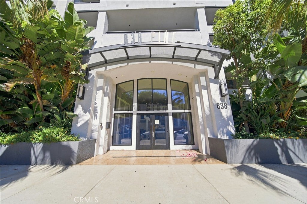 838 Pine AVE