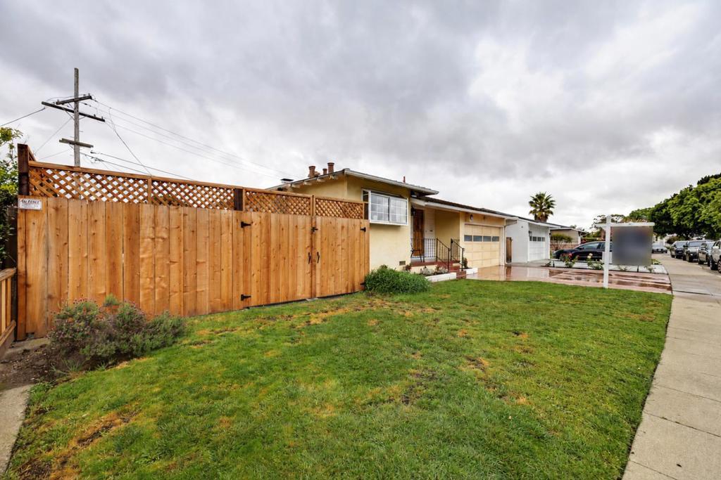 1094 Bermuda Drive