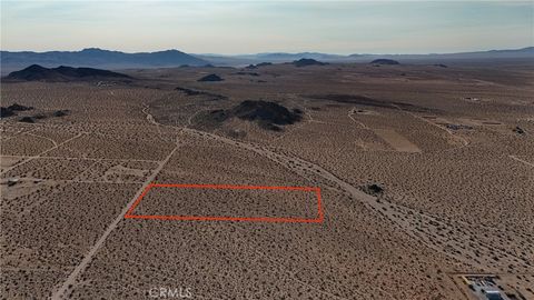 Photo of 764 Rabbit Springs Road, Lucerne Valley, CA 92356 (MLS # HD26000292)