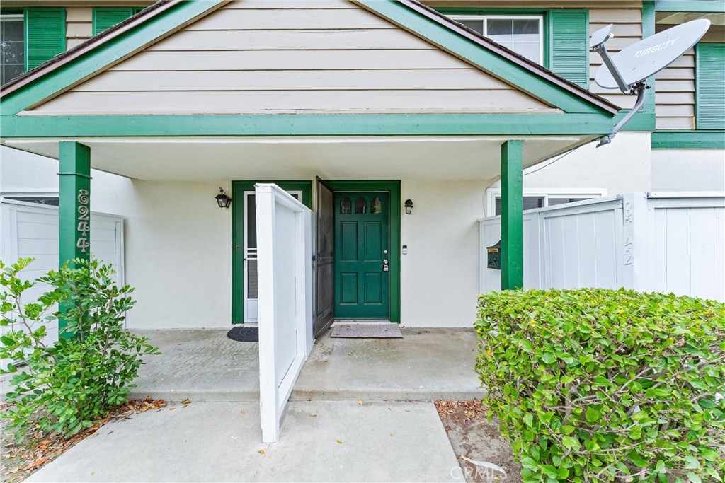 8242 Henderson Green