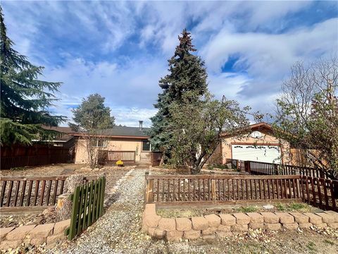 Photo of 1118 Snowline Dr, Frazier Park, CA 93225 (MLS # SR25261473)
