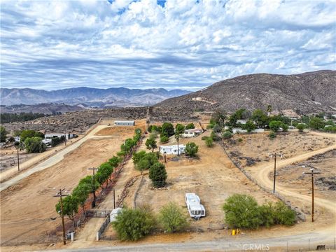 28261 Red Gum Lake Elsinore CA 92532