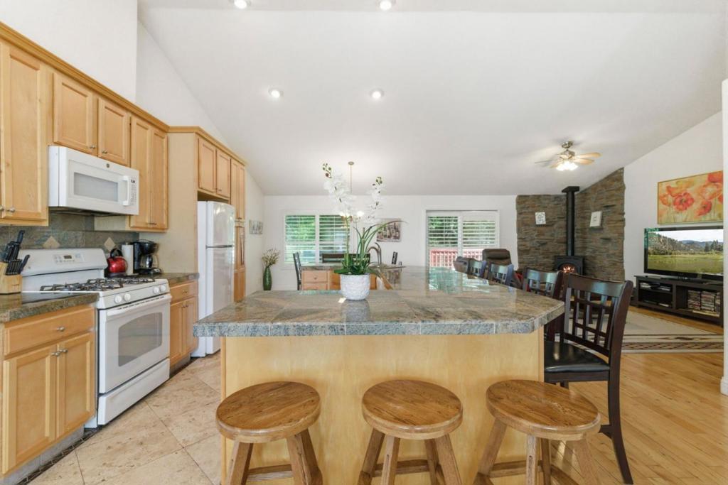 13074 Jackson Mill Drive