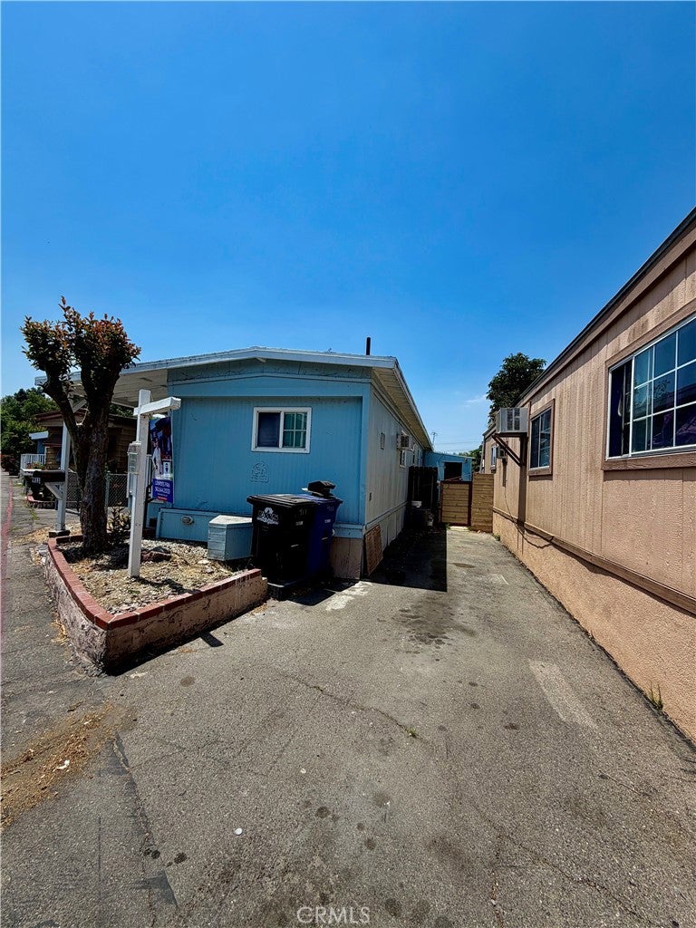 6475 S Atlantic Avenue 911