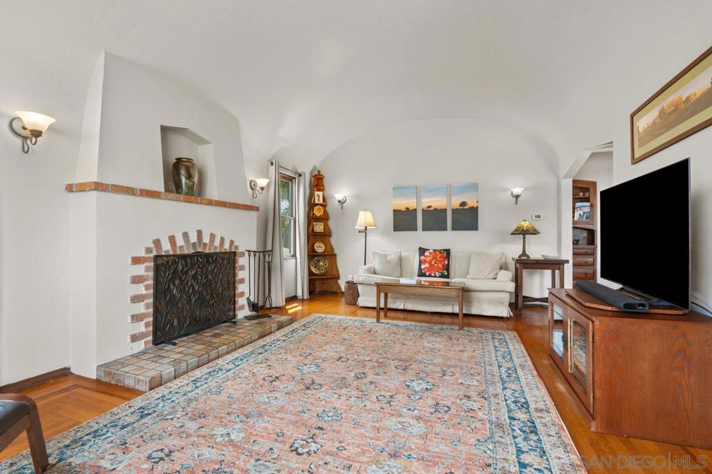 3576 Villa Terrace