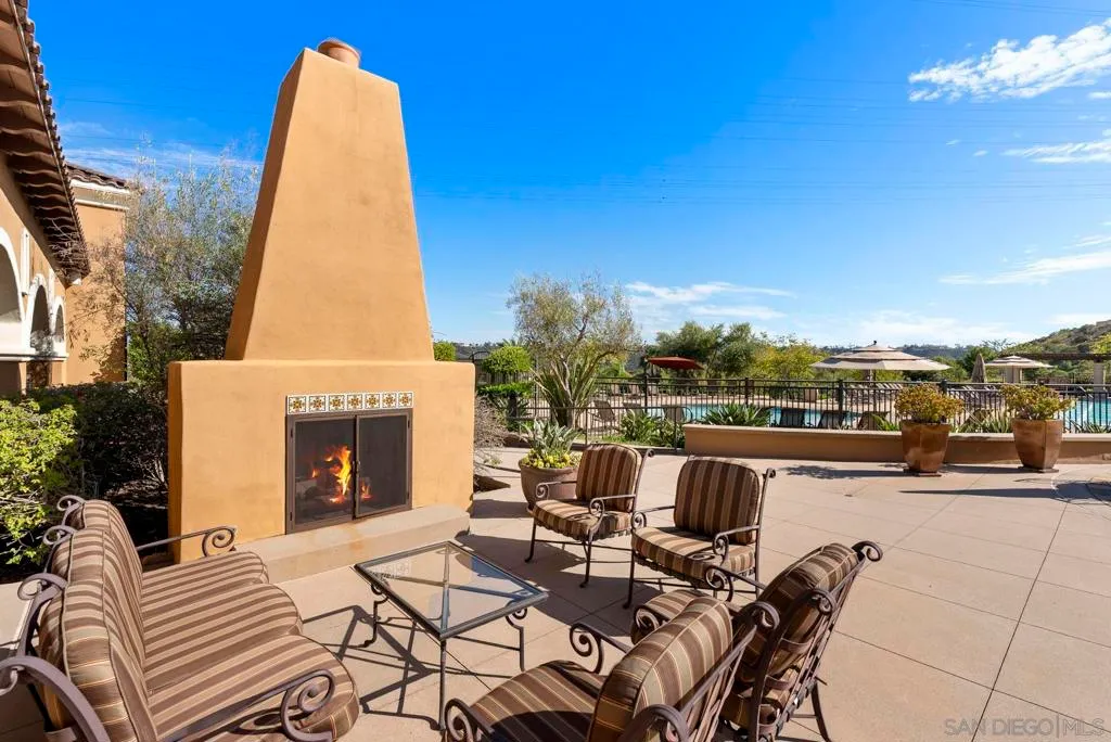 San Diego, California 92108, United States, 3 Bedrooms Bedrooms, ,2 BathroomsBathrooms,Residential,Active,219659