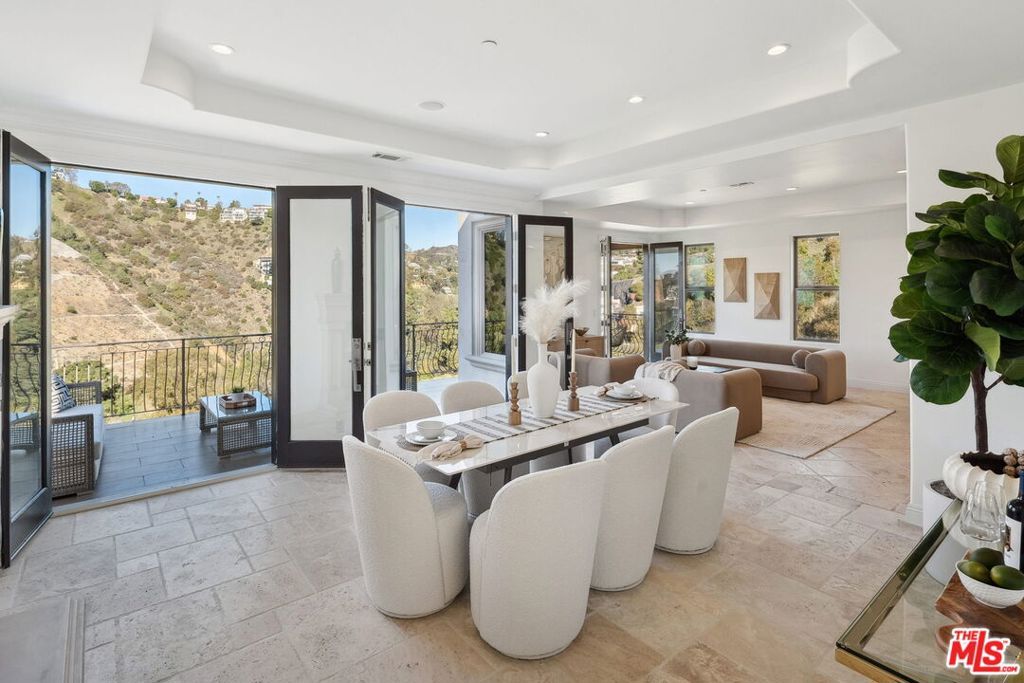 Photo of 8031 Floral Avenue, Los Angeles, CA 90046 (MLS # 25583333)