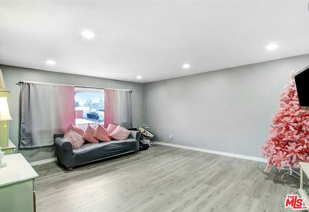 Photo of 2255 Fig Street, Simi Valley, CA 93063 (MLS # 26708061)