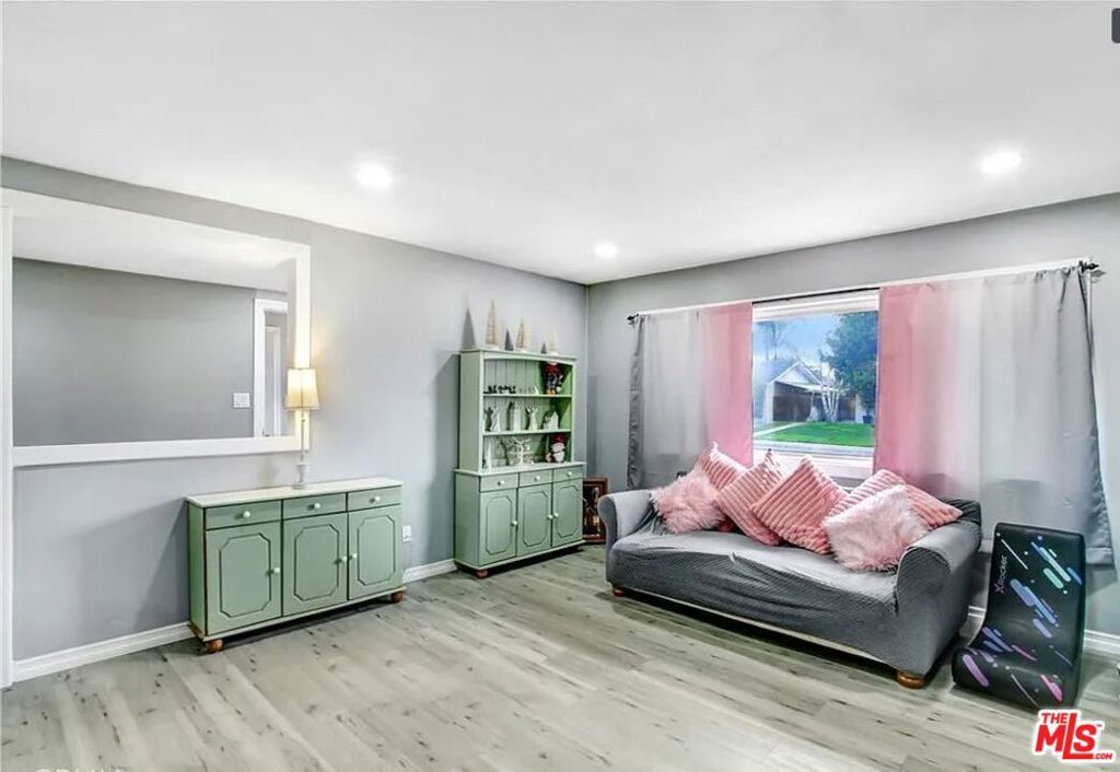 Photo of 2255 Fig Street, Simi Valley, CA 93063 (MLS # 26708061)