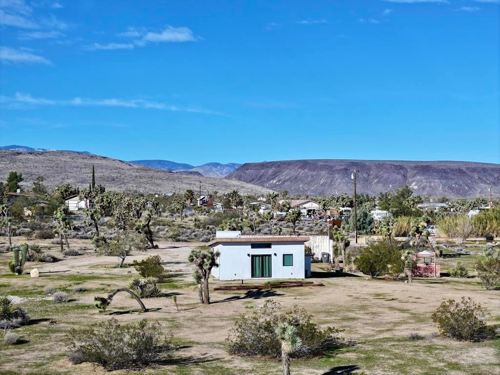 4039 Greasewood Lane