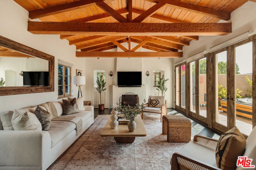 331 S Medio Drive