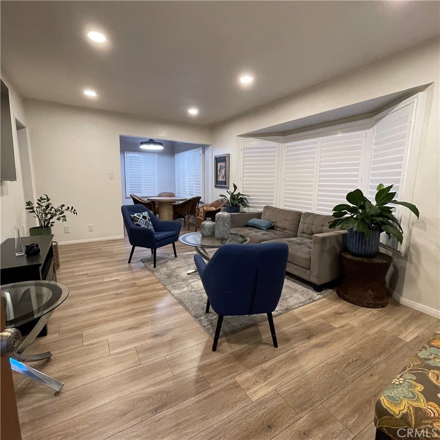 309 W Victoria