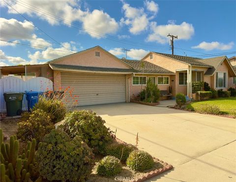 Photo of 11816 Mitla AVE, Downey, CA 90241 (MLS # DW26099915)