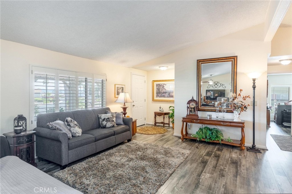 38124 Calle Amigable