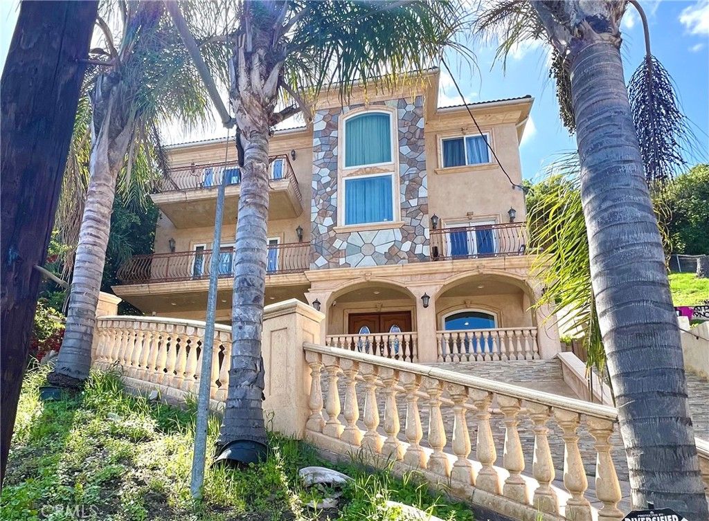 Photo of 4198 Sunswept, Studio City, CA 91604 (MLS # DW26000786)