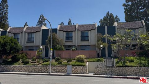 Photo of 11260 Overland Avenue #2E, Culver City, CA 90230 (MLS # 25611371) Photo of 11260 Overland Avenue #2E, Culver City, CA 90230 (MLS # 25611371)