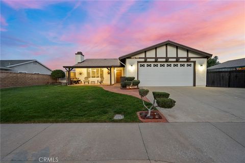 Photo of 31436 Arrow Point Dr, Castaic, CA 91384 (MLS # SR26053586)