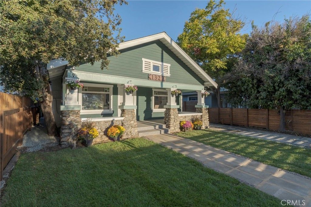 Photo of 1322 N June Street, Los Angeles, CA 90028 (MLS # PW26075014)