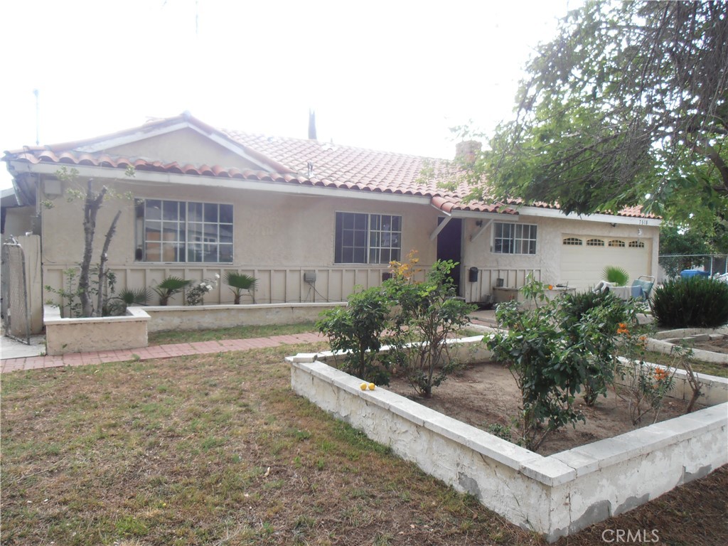 Incredible Investment Opportunity! Massive 11-Bedroom Home with Multi-Unit Potential. Are you looking for a one-of-a-kind property with endless possibilities? Look no further! This stunning 11-bedroom, 5-bathroom home is perfect for large families, savvy investors, or anyone seeking the ultimate blend of space, comfort, and income potential. Situated on a huge 10,816 Sqft lot, with this many rooms, this home offers unmatched flexibility—live in one section and you could possibly rent out the others or turn it into a high-income rental property by leasing individual rooms. Prime location in a high-demand area, Ample parking, walking distance to shopping centers, grocery stores, restaurants, and more. Whether you’re looking to create a family compound, start a rental business, or just need lots of space, this property has incredible potential that you won't want to miss. Opportunities like this don’t come often—schedule your showing today!