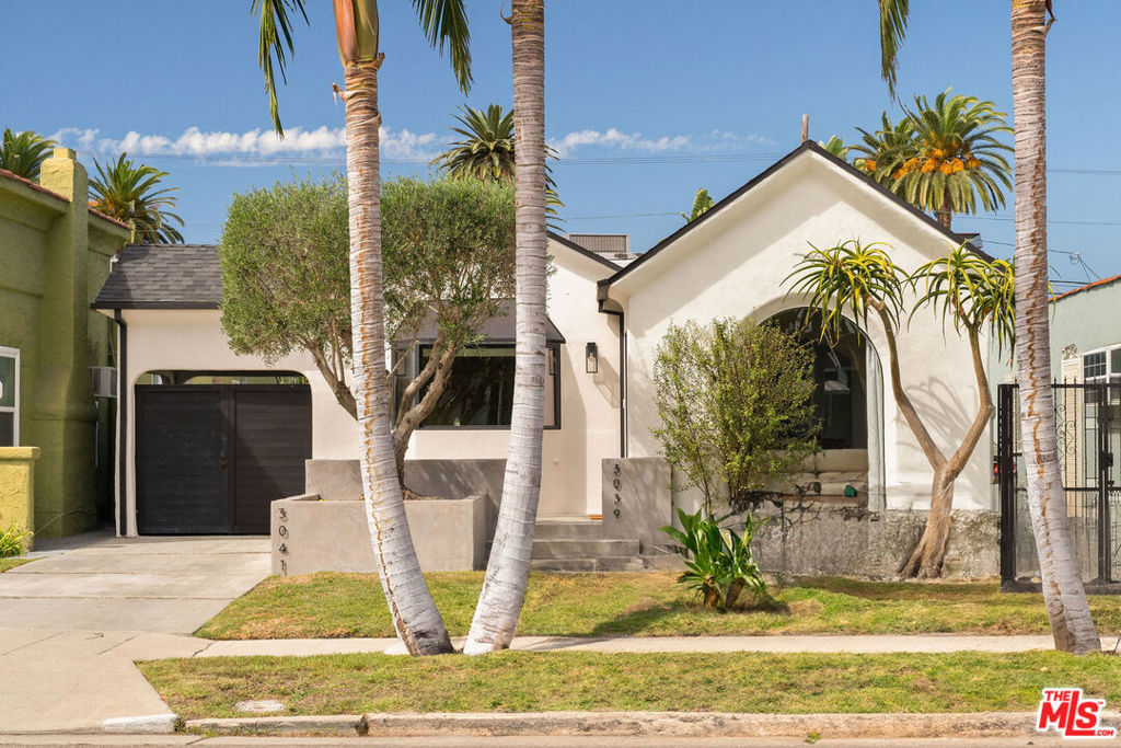 3039 Vineyard Avenue