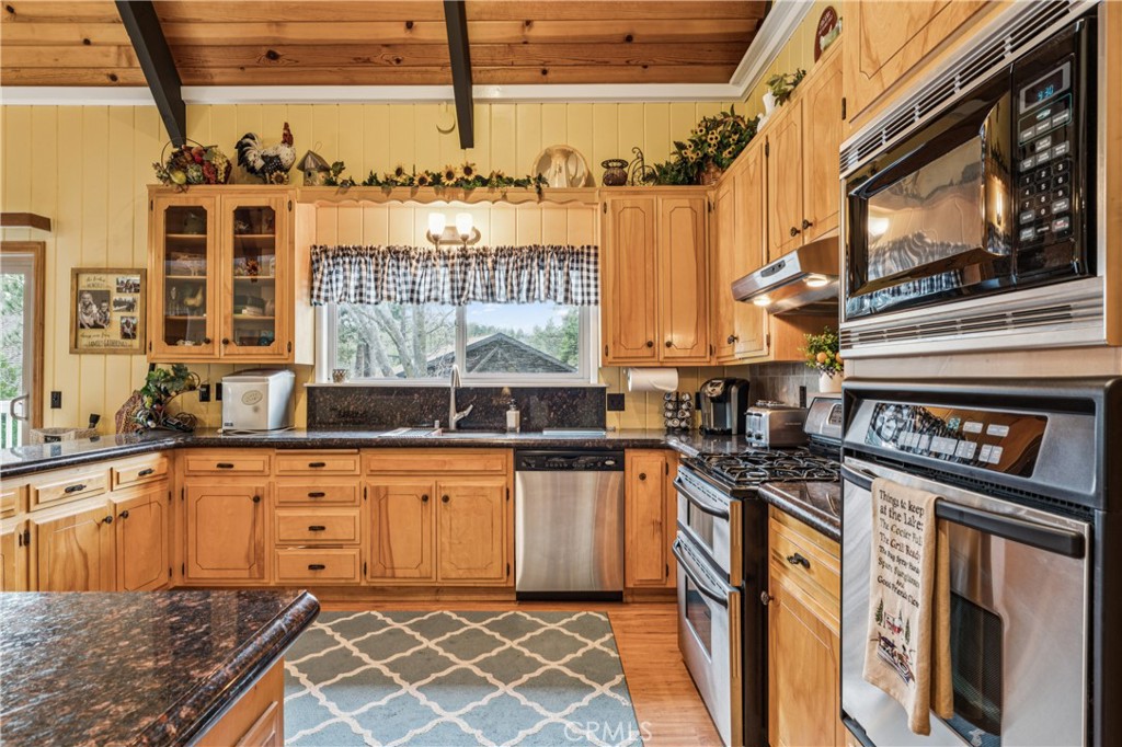 200 Birchwood