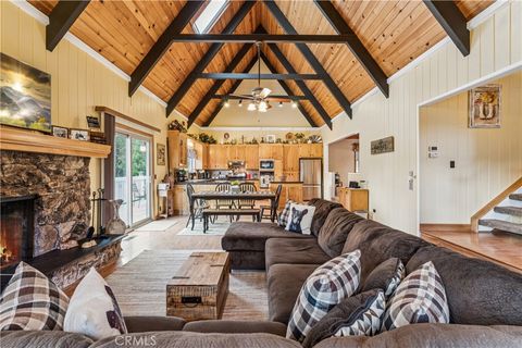 Photo of 200 Birchwood Dr, Lake Arrowhead, CA 92352 (MLS # IG26028468)