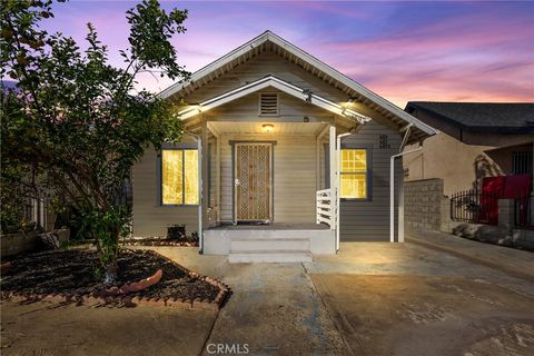 Photo of 687 E 49th St, Vernon, CA 90011 (MLS # SR26031868)