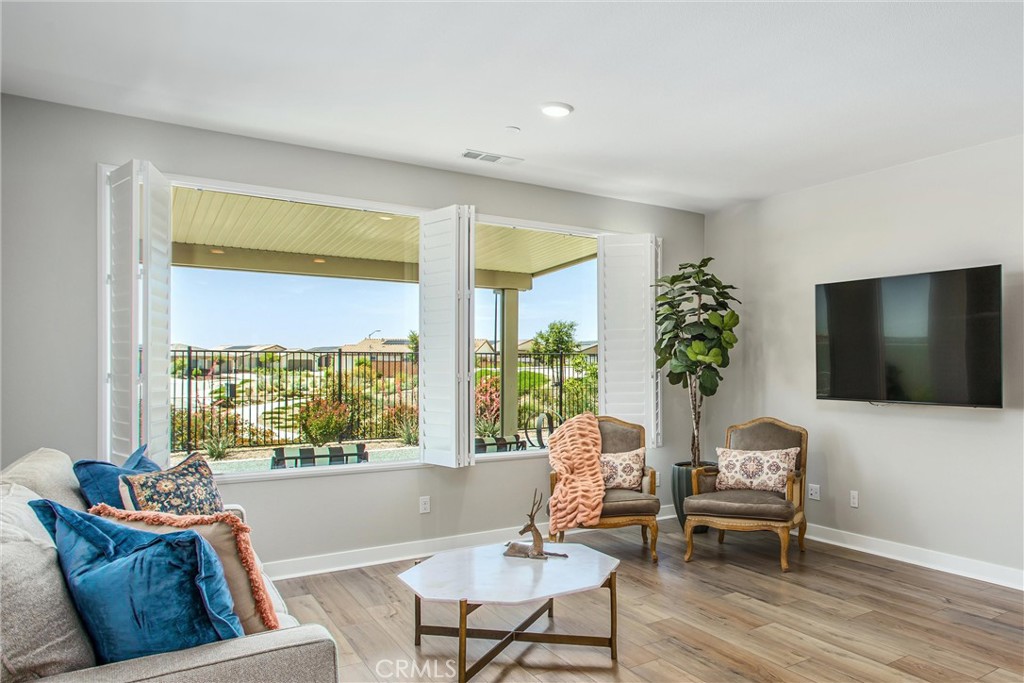 1563 Sunswept Way