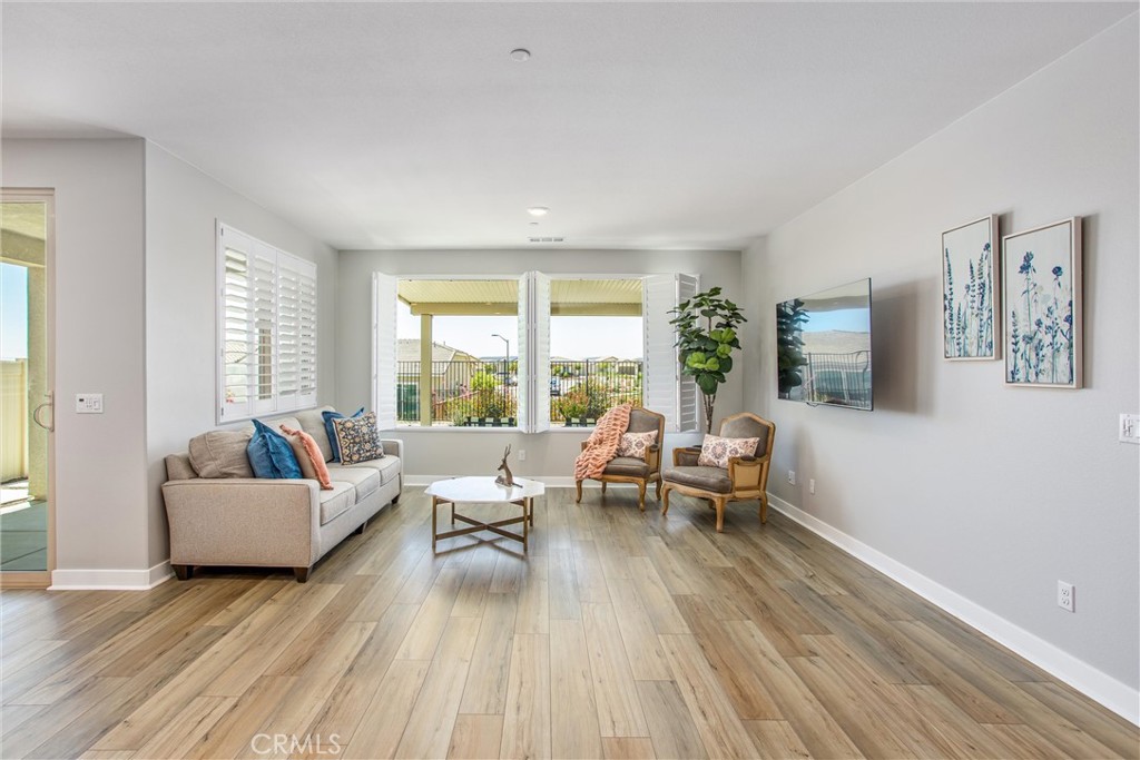 1563 Sunswept Way