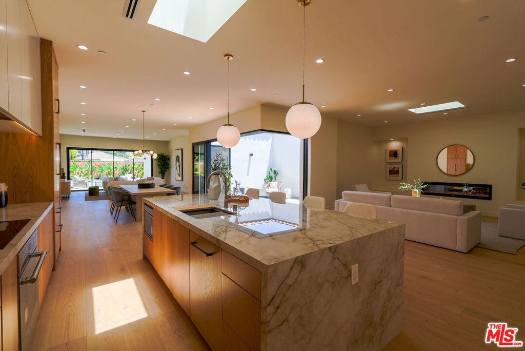 Photo of 4936 Coolidge Avenue, Culver City, CA 90230 (MLS # 25595767)