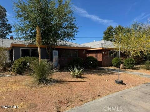 Photo of 1902 W Avenue L, Lancaster, CA 93534 (MLS # SR26186966)