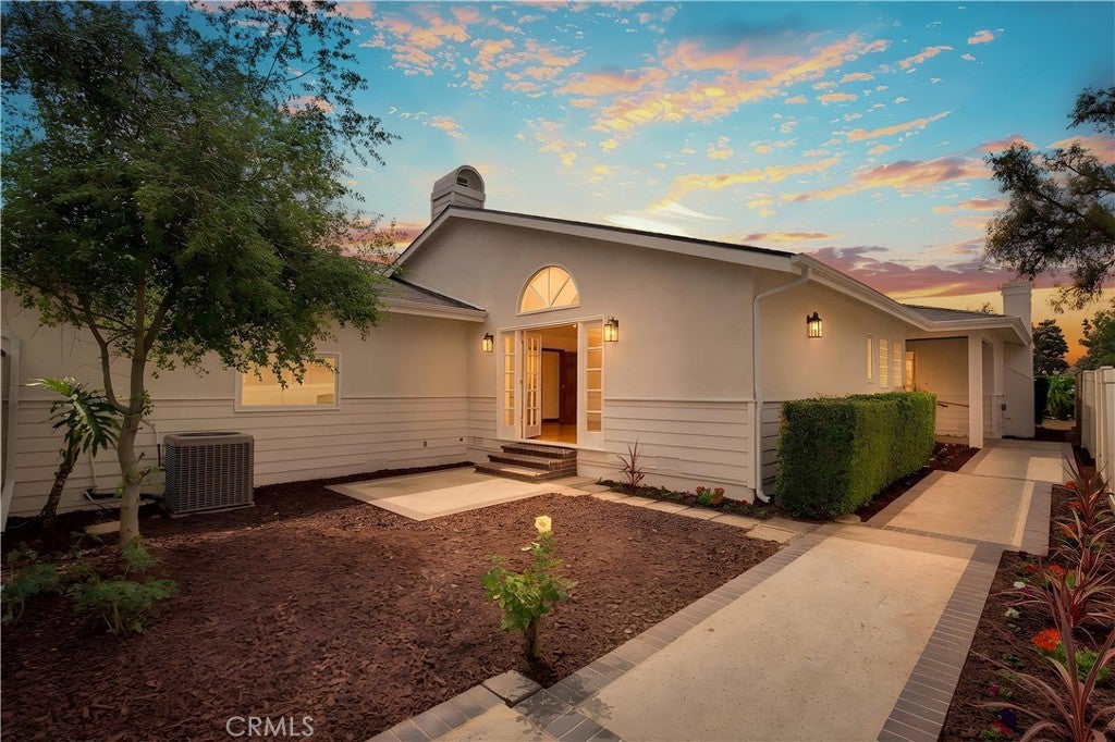 4321 N Country Club Ln