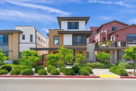 Photo of 15040 Briggs Court, Los Gatos, CA 95032 (MLS # ML82046829)