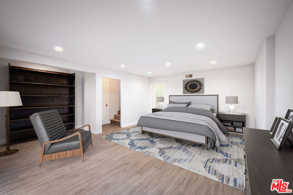 8657 Valley Flores Drive