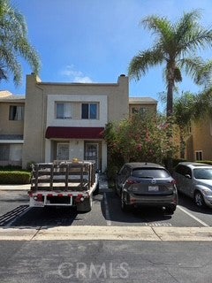 621 W Fletcher