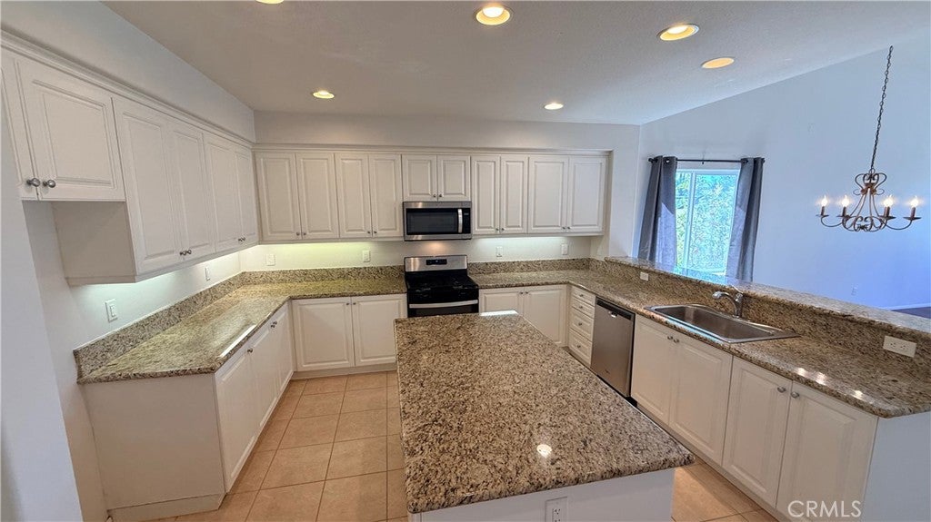 42641 Hussar Court