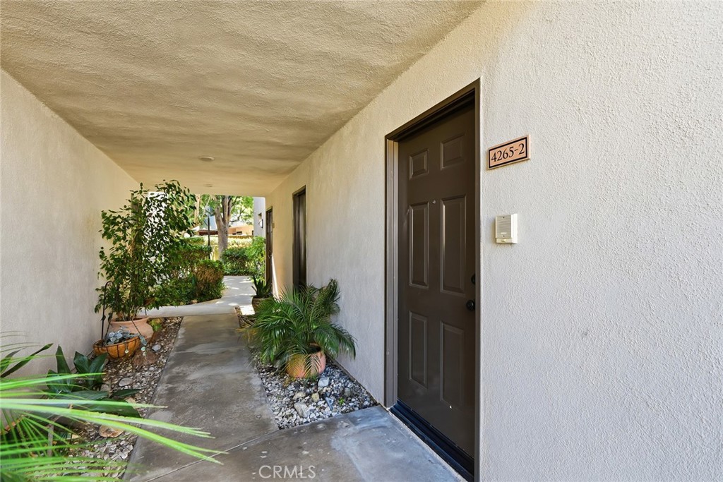 4265 Las Virgenes