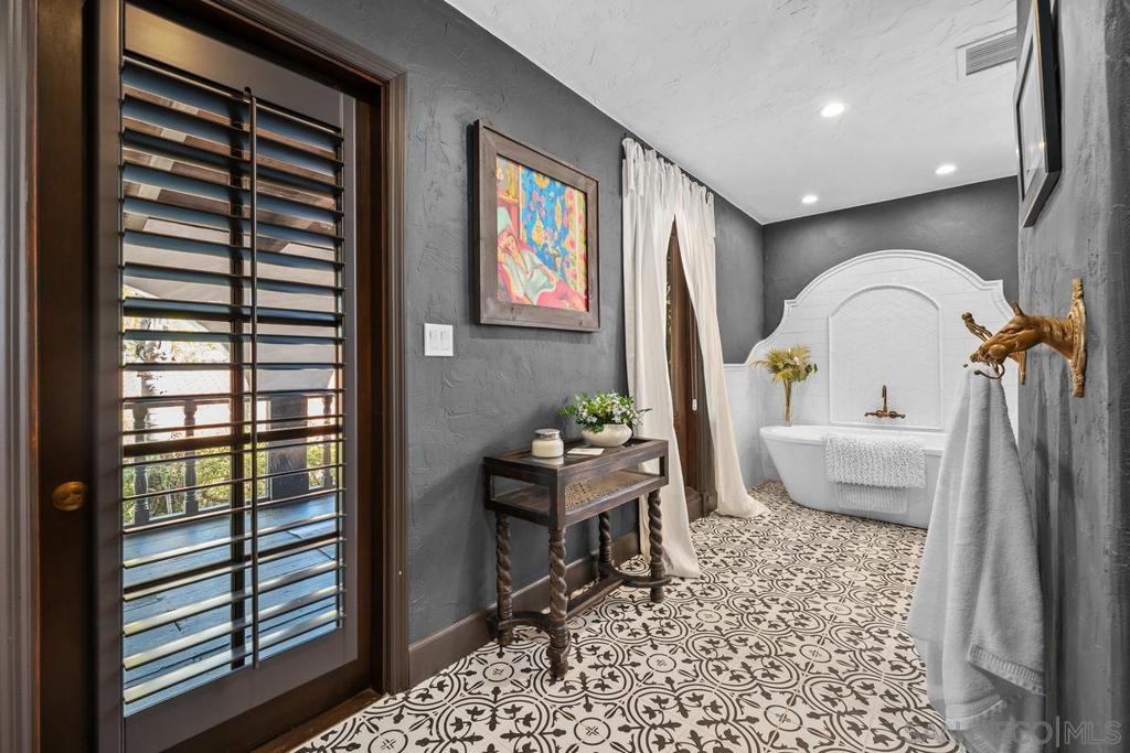 Rancho Santa Fe - Residential