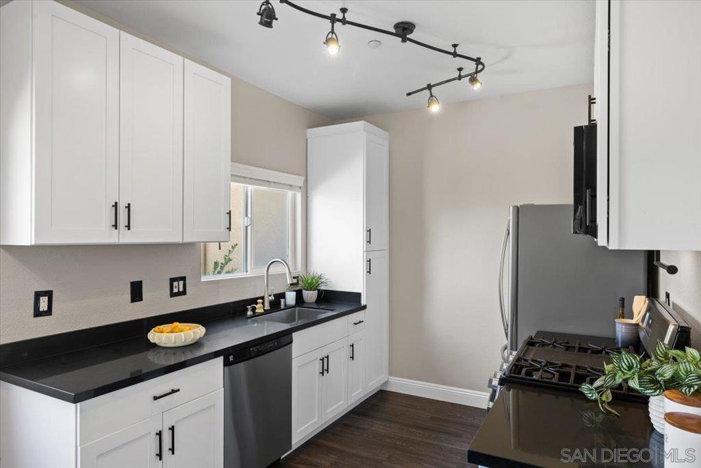 Lakeside - Residential