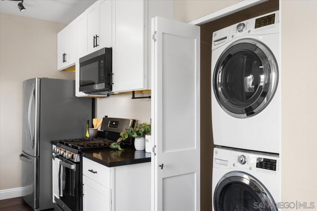 Lakeside - Residential