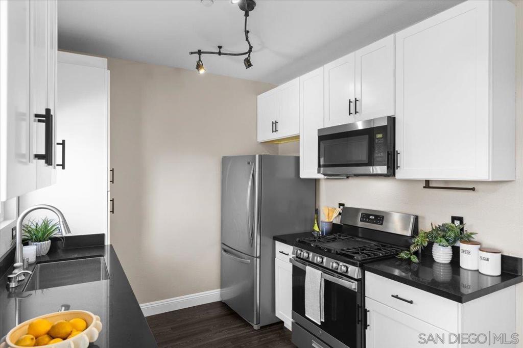 Lakeside - Residential