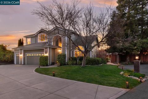 Photo of 2042 2042 Smith Ln Ln, Concord, CA 94518 (MLS # 41126037)