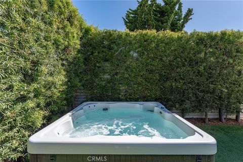 Tiny photo for 5121 Seabreeze Way, Oxnard, CA 93035 (MLS # SR26091839)