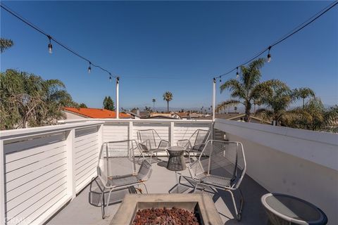Tiny photo for 5121 Seabreeze Way, Oxnard, CA 93035 (MLS # SR26091839)