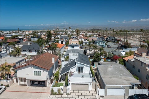 Tiny photo for 5121 Seabreeze Way, Oxnard, CA 93035 (MLS # SR26091839)