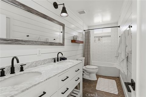 Tiny photo for 5121 Seabreeze Way, Oxnard, CA 93035 (MLS # SR26091839)