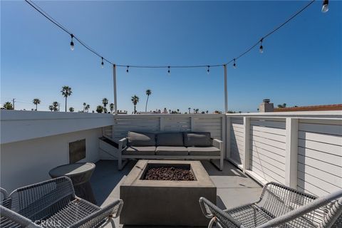 Tiny photo for 5121 Seabreeze Way, Oxnard, CA 93035 (MLS # SR26091839)