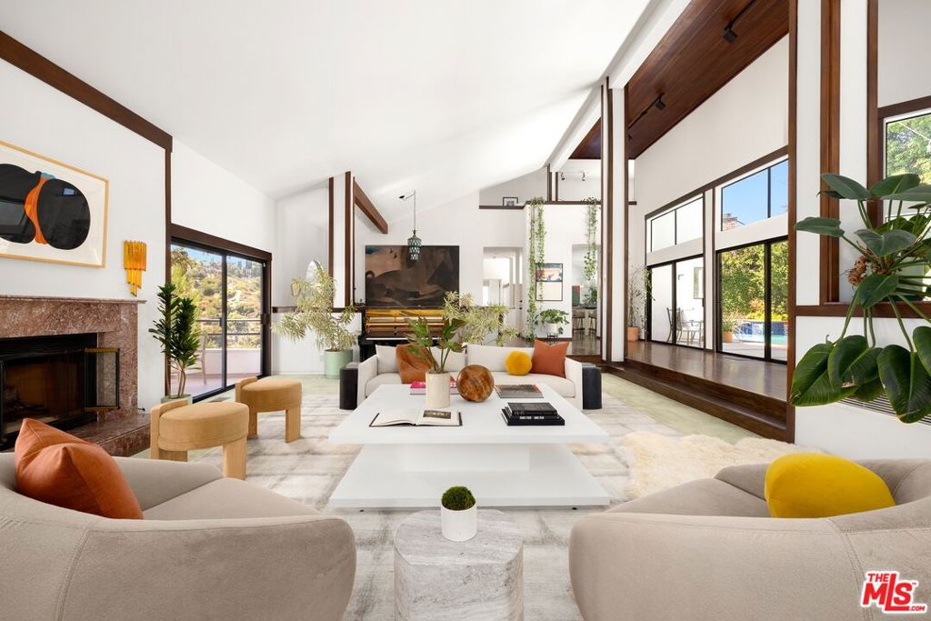 2549 Canyon Oak Drive