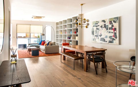 Photo of 928 N Croft Avenue #202, West Hollywood, CA 90069 (MLS # 26102134)